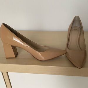 Marc fisher nude pumps